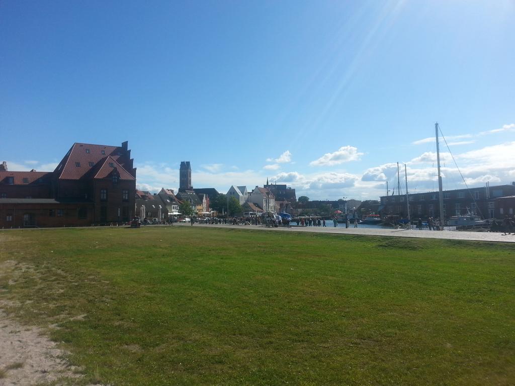Pension Am Wassertor Wismar Exterior photo